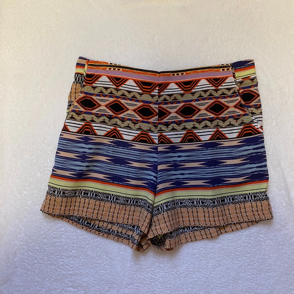 Multicolored Patterned Shorts - Picture 2 of 2